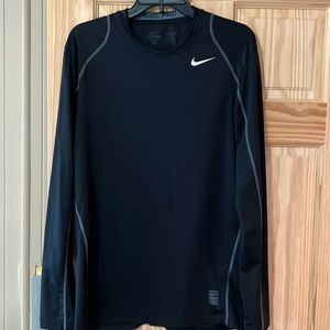 Men’s fitted dry fit athletic shirt like new